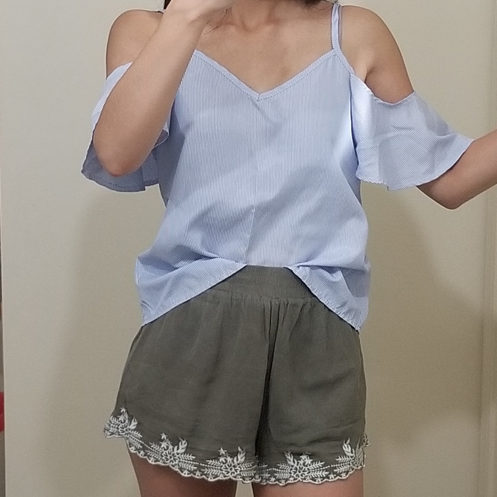 Open-shoulder Tops - Blue and Floral